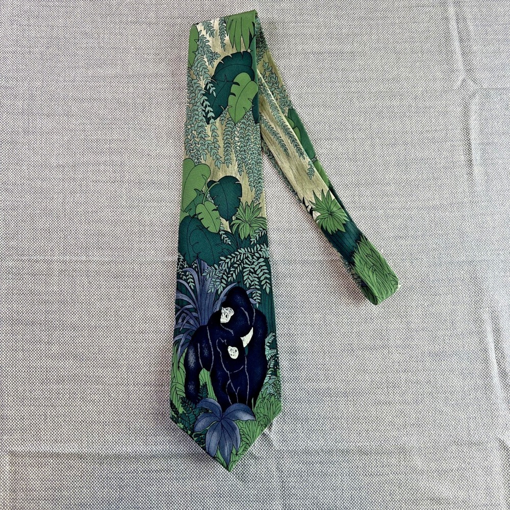 VNTG Tie  World wildlife Fund Gorilla design 129 Business/ Church/ Quirky/ Silk